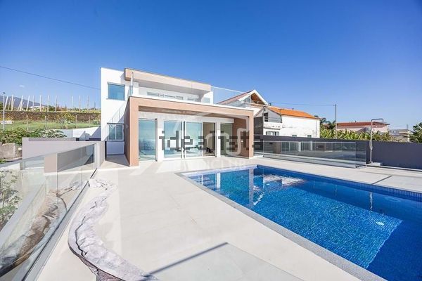 3-bedroom freehold villa in Funchal — photo 2 of 5