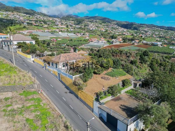 3-bedroom freehold villa in Ponta do Sol — photo 2 of 5