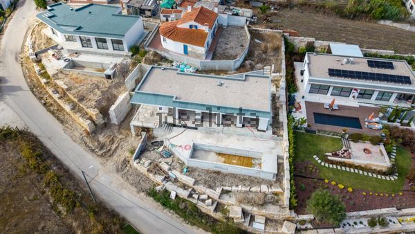 4-bedroom freehold villa in Óbidos — photo 3 of 5