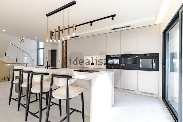 4-bedroom freehold villa in Cascais/Estoril — photo 4 of 5