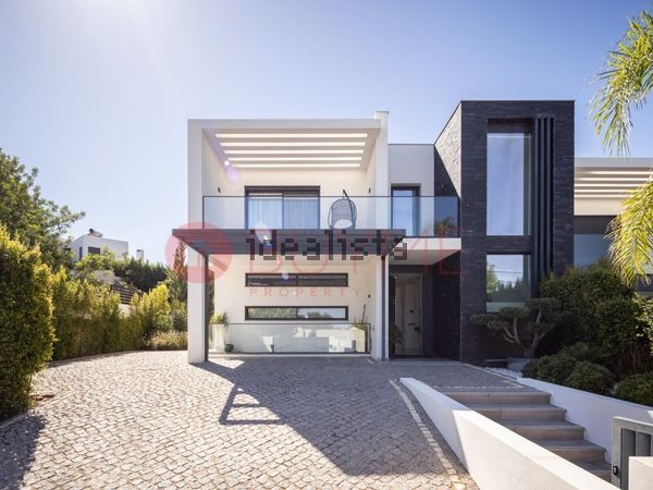 3-bedroom freehold villa in Loulé/Vilamoura — photo 1 of 5