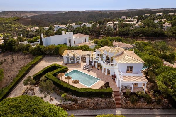 4-bedroom freehold villa in Sagres/Vila do Bispo — photo 2 of 5