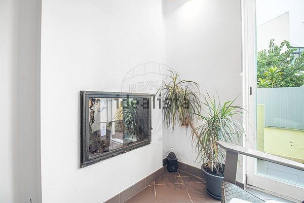 3-bedroom freehold villa in Cascais/Estoril — photo 1 of 5