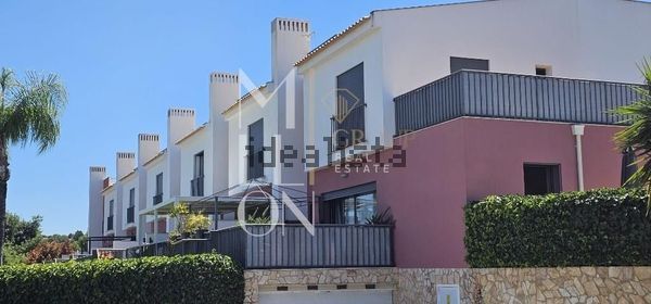 3-bedroom freehold villa in Albufeira — photo 4 of 5