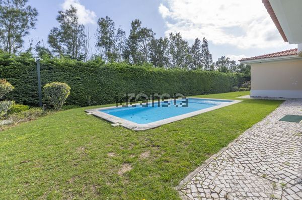 4-bedroom freehold villa in Cascais/Estoril — photo 2 of 5