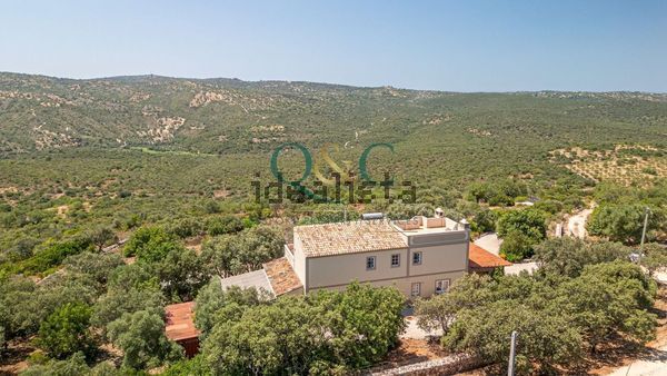 3-bedroom freehold villa in Loulé/Vilamoura — photo 1 of 5