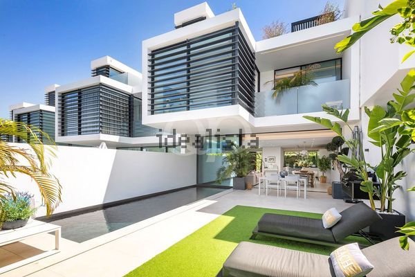 4-bedroom freehold villa in Loulé/Vilamoura — photo 1 of 5