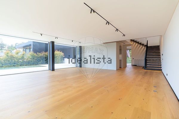 4-bedroom freehold villa in Cascais/Estoril — photo 2 of 5