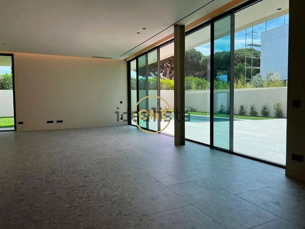 5-bedroom freehold villa in Cascais/Estoril — photo 4 of 5