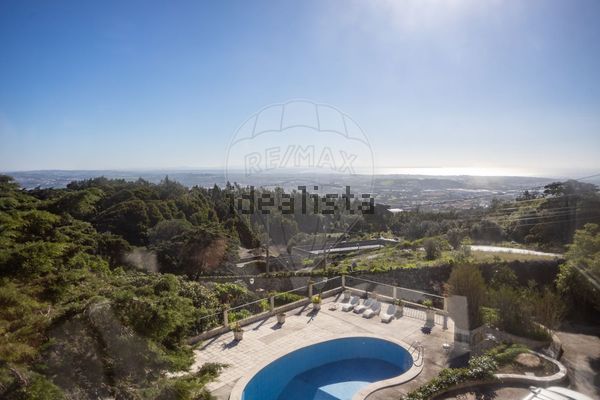 Detached house in Rua Miguel Torga 2, Rua da Santa Eufémia, Quinta dos Golfinhos Dourados, 2, 2710-477 - Sintra, São Pedro de Penaferrim, Sintra