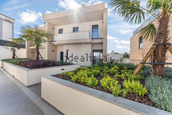 4-bedroom freehold villa in Cascais/Estoril — photo 2 of 5