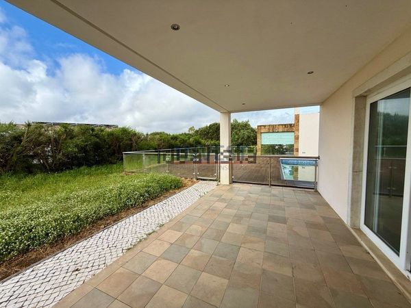 Detached house in Belas Clube Campo, Belas — image 4