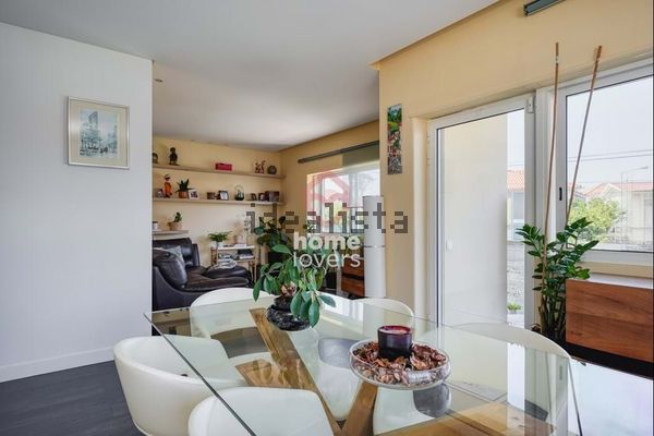 2-bedroom freehold villa in Cascais/Estoril — photo 2 of 5