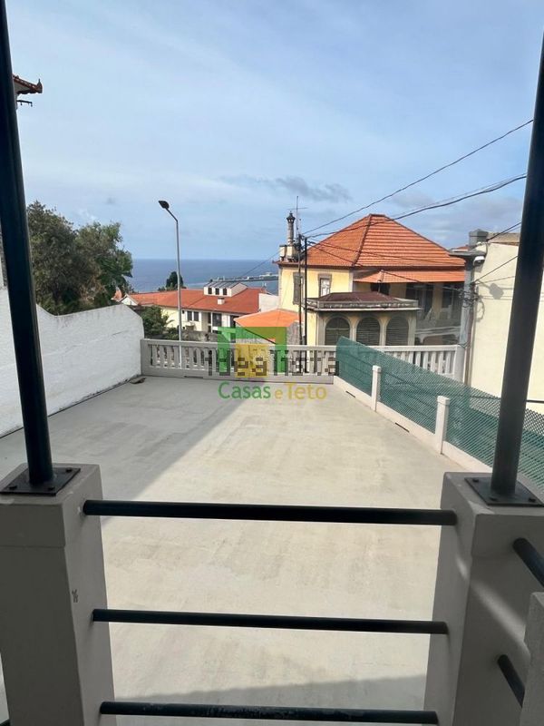 Detached house in Santa Maria Maior — image 3