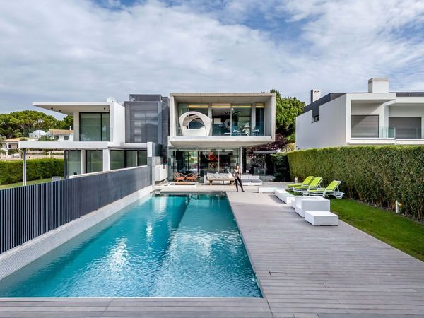 4-bedroom freehold villa in Loulé/Vilamoura — photo 2 of 5