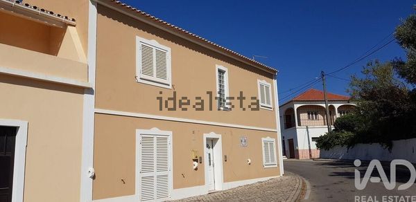 4-bedroom freehold villa in Loulé/Vilamoura — photo 1 of 5