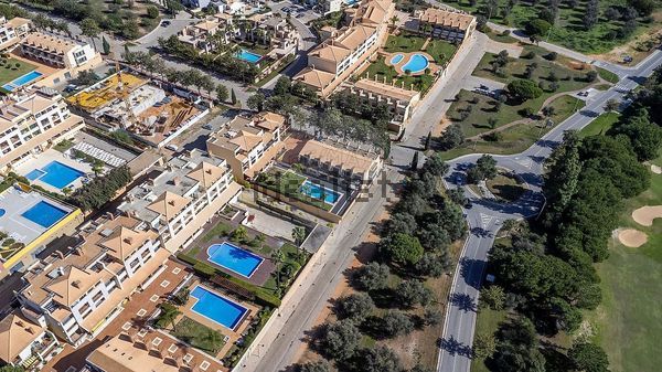 3-bedroom freehold villa in Loulé/Vilamoura — photo 2 of 5