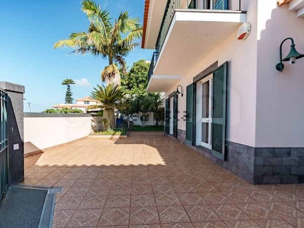 3-bedroom freehold villa in Funchal — photo 3 of 5