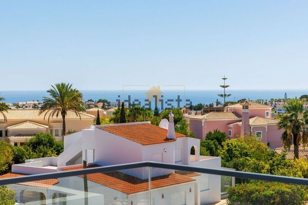4-bedroom freehold villa in Lagoa/Carvoeiro — photo 3 of 5