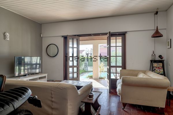 5-bedroom freehold villa in Cascais/Estoril — photo 2 of 5