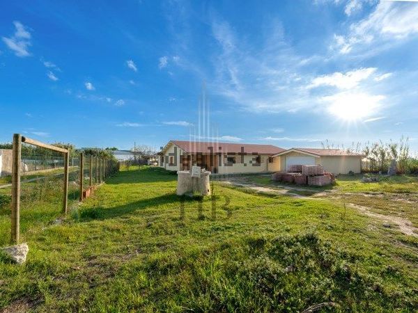 4-bedroom freehold villa in Sintra/Colares — photo 2 of 5