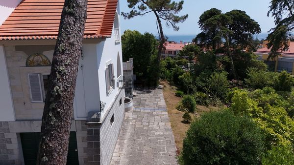5-bedroom freehold villa in Cascais/Estoril — photo 4 of 5