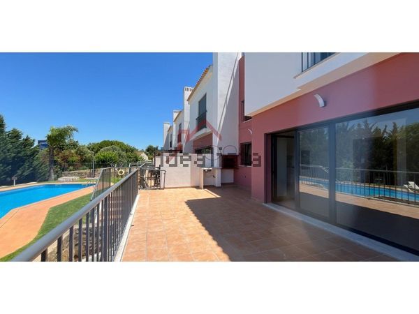 3-bedroom freehold villa in Albufeira — photo 4 of 5
