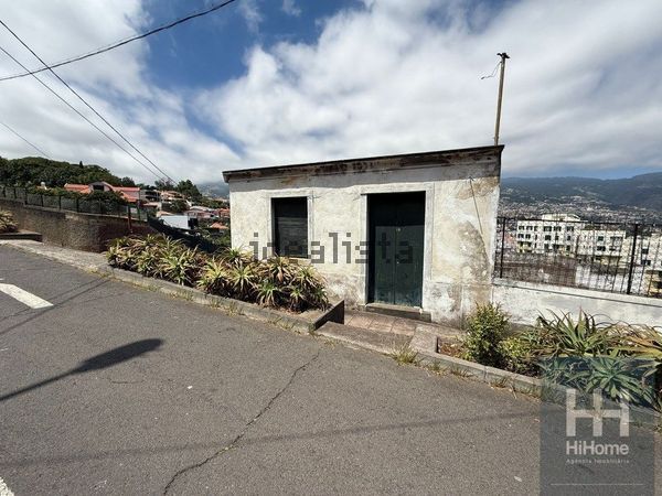 2-bedroom freehold villa in Funchal — photo 2 of 5