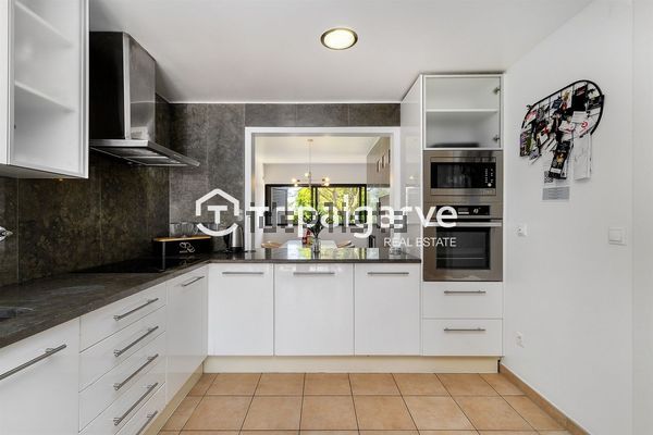 3-bedroom freehold villa in Albufeira — photo 5 of 5