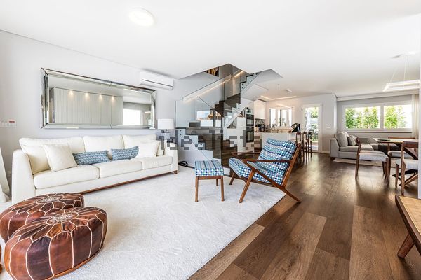 4-bedroom freehold villa in Cascais/Estoril — photo 1 of 5