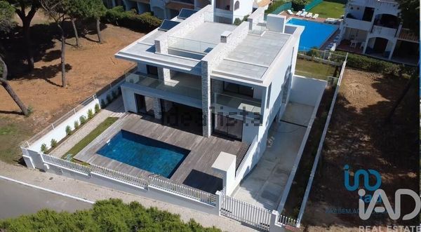 Detached house in Centro de Olhos de Água, Albufeira e Olhos de Água — image 4