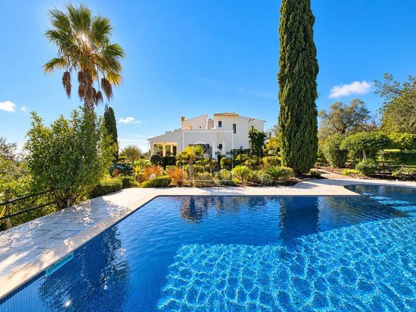 3-bedroom freehold villa in Loulé/Vilamoura — photo 3 of 5