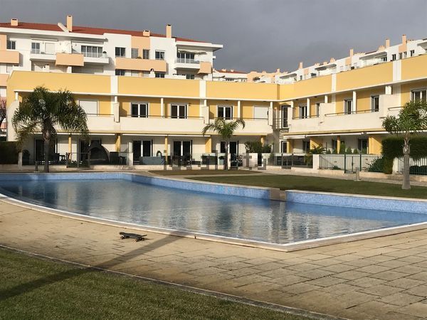 4-bedroom freehold villa in Cascais/Estoril — photo 1 of 5
