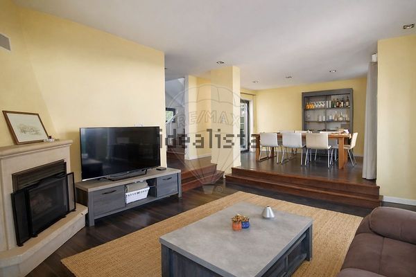 4-bedroom freehold villa in Cascais/Estoril — photo 3 of 5
