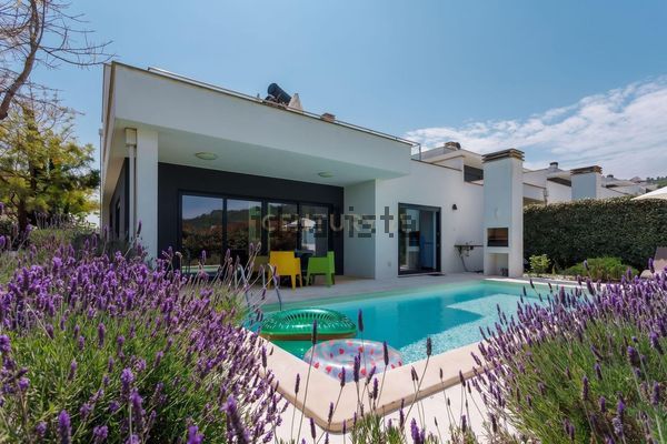 3-bedroom freehold villa in Nazaré — photo 3 of 5