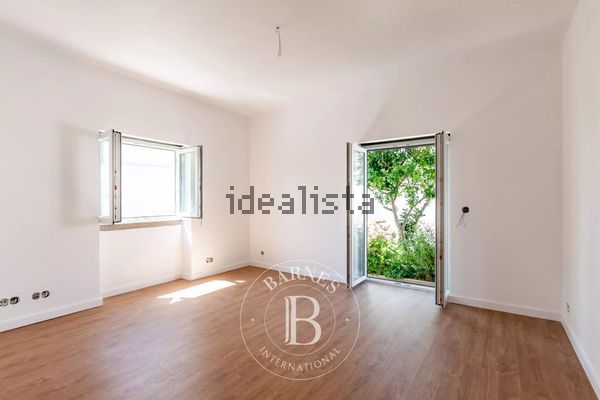 Detached house in Parede, Carcavelos e Parede — image 4