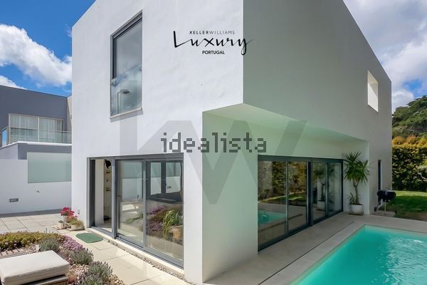 4-bedroom freehold villa in Cascais/Estoril — photo 2 of 5