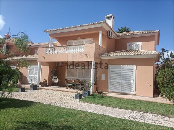 Detached house in Rua 25 de Abril, Zona Norte, Quarteira — image 4