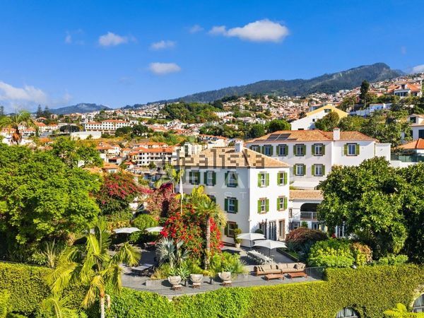 8-bedroom freehold villa in Funchal — photo 1 of 5