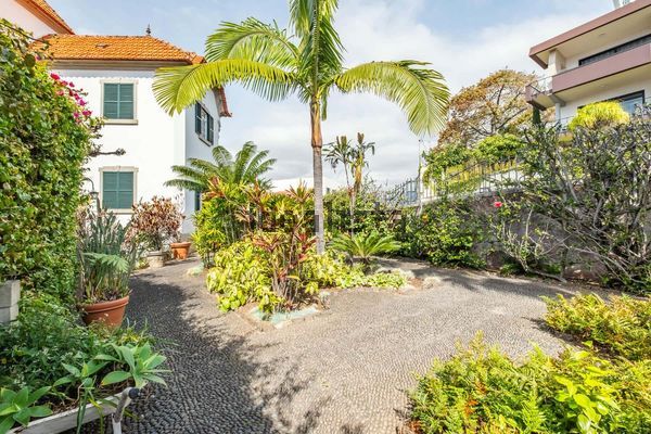 4-bedroom freehold villa in Funchal — photo 4 of 5