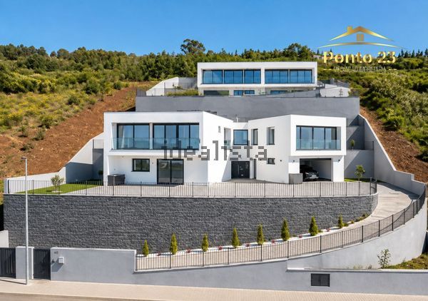 3-bedroom freehold villa in Santa Cruz/Caniço — photo 2 of 5