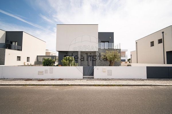 Detached house in Rua Conceiçao Sales, Tornada e Salir do Porto — image 4