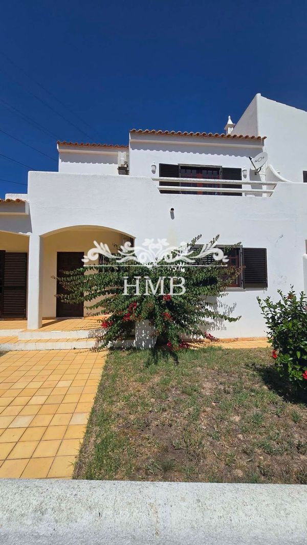 3-bedroom freehold villa in Portimão — photo 2 of 5