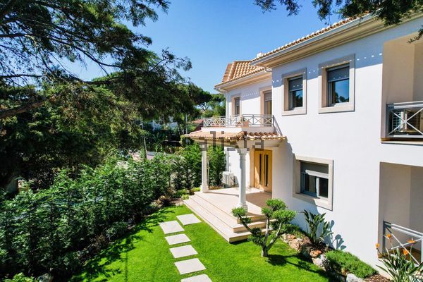 5-bedroom freehold villa in Cascais/Estoril — photo 1 of 5
