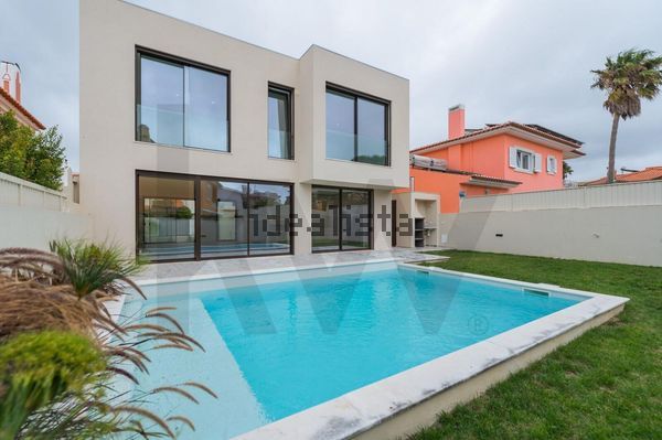 Detached house in Rua Escultor Barata Feyo, Aldeia de Juzo - Charneca, Cascais e Estoril — image 5
