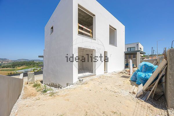 3-bedroom freehold villa in Mafra/Ericeira — photo 2 of 5