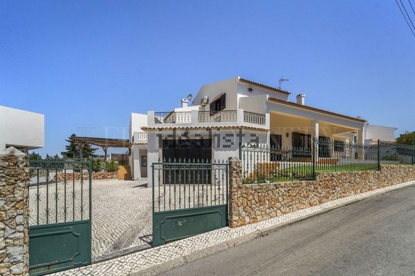 4-bedroom freehold villa in Tavira — photo 5 of 5