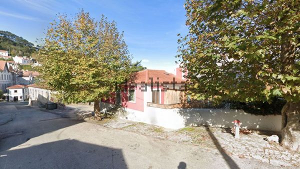 2-bedroom freehold villa in Sintra/Colares — photo 2 of 5