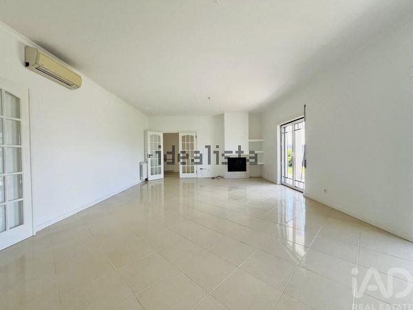 3-bedroom freehold villa in Alcobaça/São Martinho do Porto — photo 4 of 5