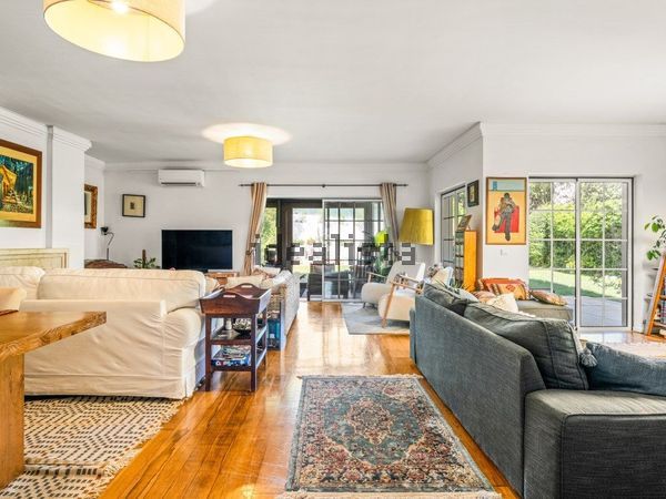 4-bedroom freehold villa in Sintra/Colares — photo 2 of 5
